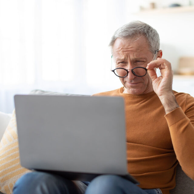 Очні краплі проти пресбіопії: нове дослідження підтверджує їхню ефективність і безпеку на період до двох років